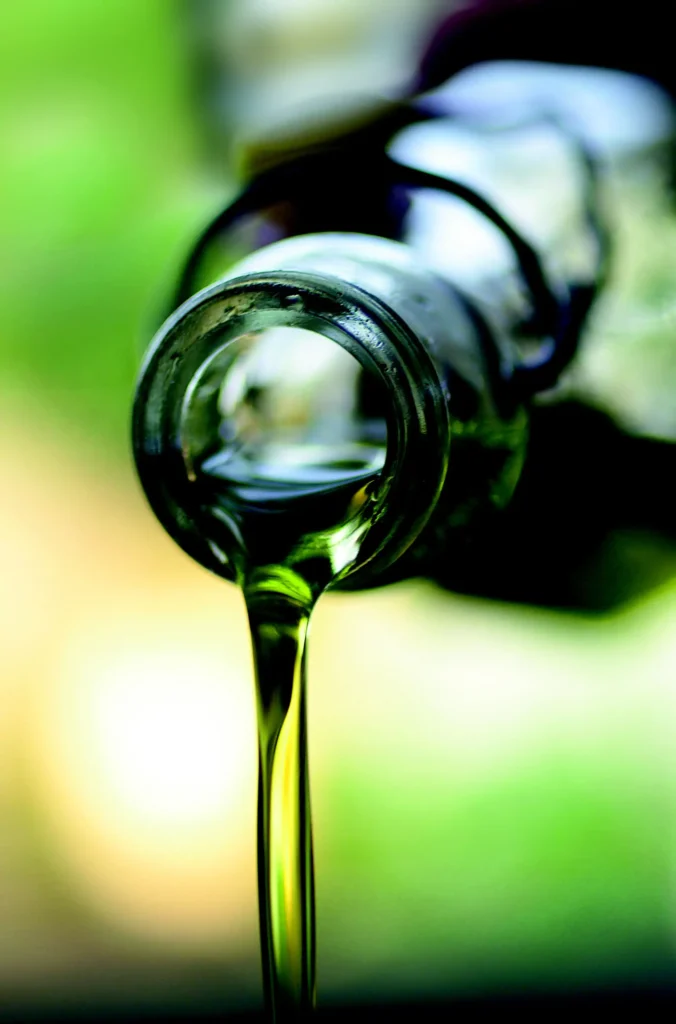 aceite esencial extraído de las semillas de comino negro